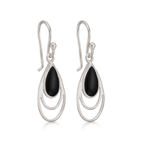 Silberohrring mit schwarzem Onyxstein. 18 x 9 mm.