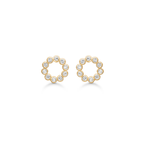 Arkandi Goldene Ohrstecker im Kreisdesign mit 11 facettierten Zirkoniasteinen