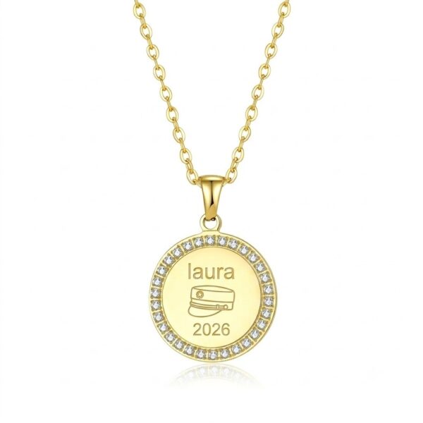 Abitur-Halskette – Wasserfeste Halskette mit Rundanhänger und 18 Karat Goldbeschichtung, kostenlose Gravur – Abschlussgeschenk