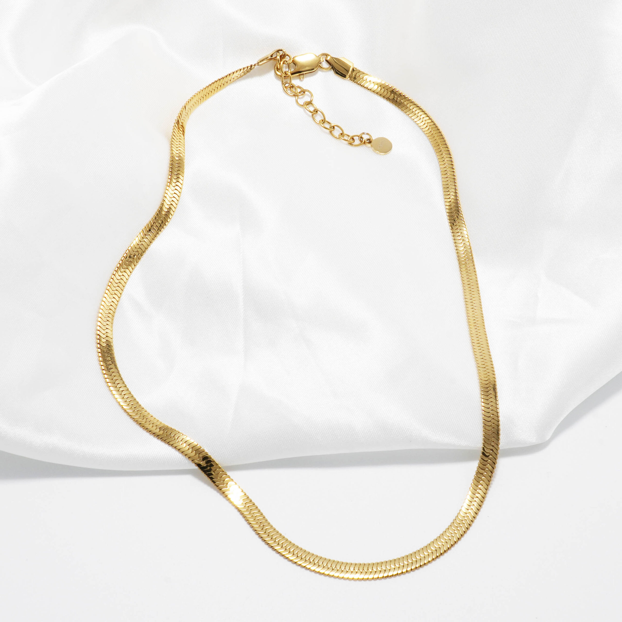 Flache Schlangenkette in Goldoptik
